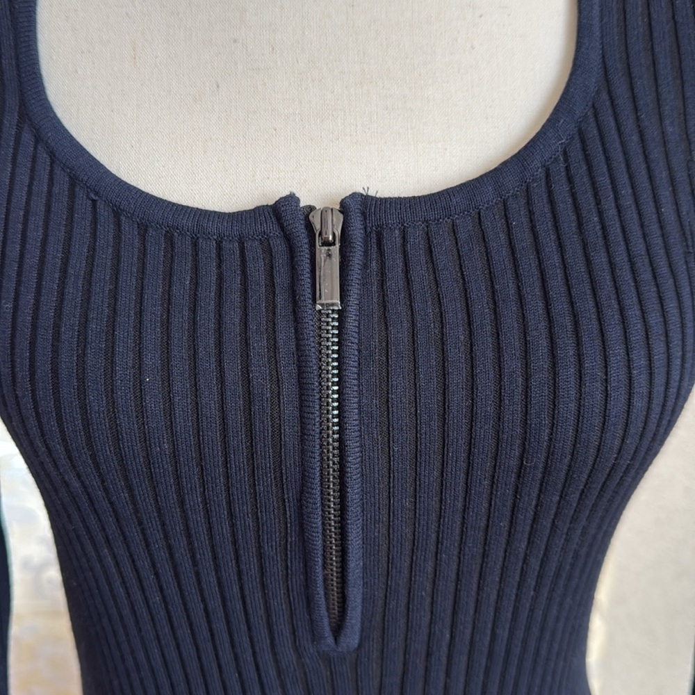 Dress - Picture 2 of 7